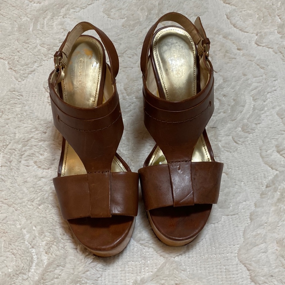 Coach size 7 platform sandals